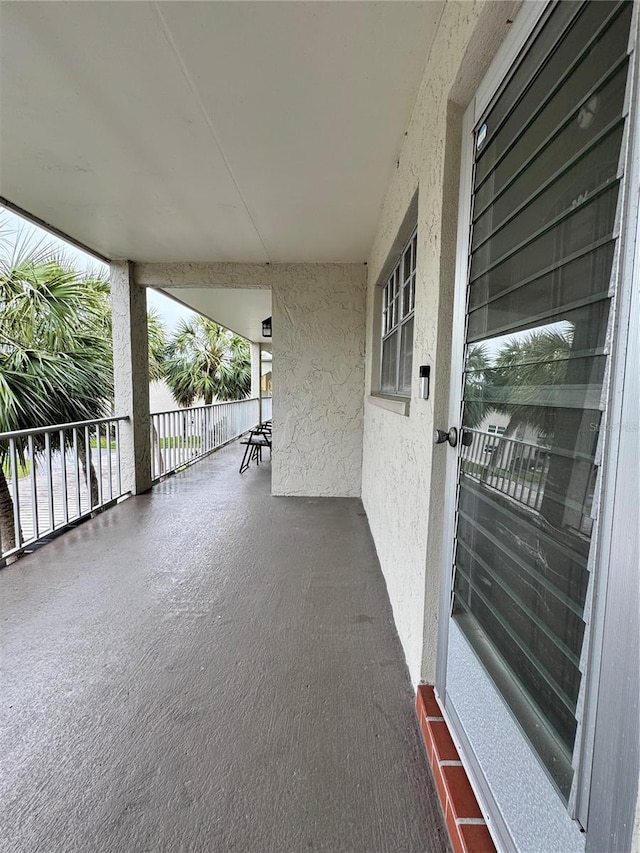 Listing photo 2 for 946 Virgina Unit 304, Dunedin FL 34698