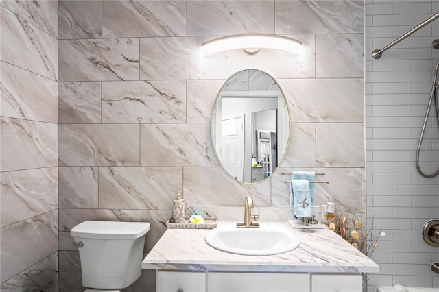 full bath featuring shower / tub combination, vanity, toilet, and backsplash