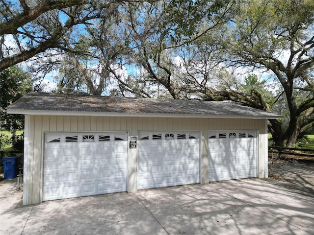 view of detached garage