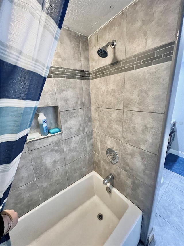 bathroom featuring shower / bath combo