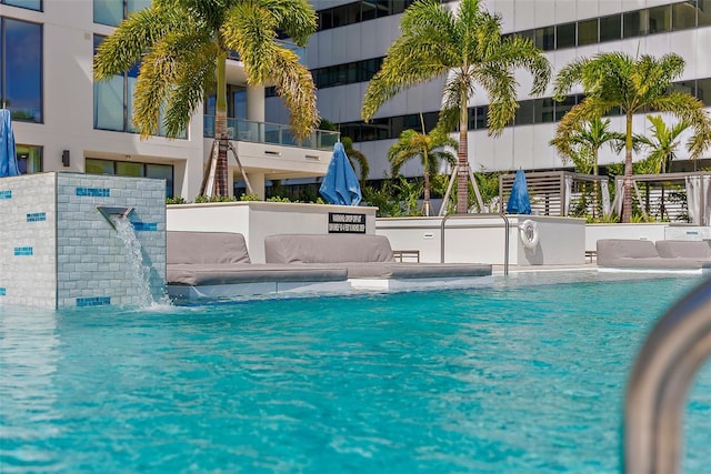 view of swimming pool