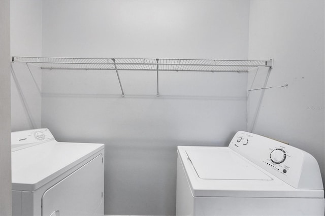 laundry room featuring laundry area and independent washer and dryer