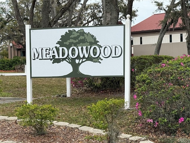 view of community / neighborhood sign