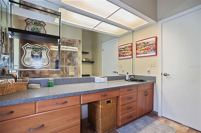 3416 Fairfield Trl, Clearwater, FL 33761 - bathroom featuring vanity