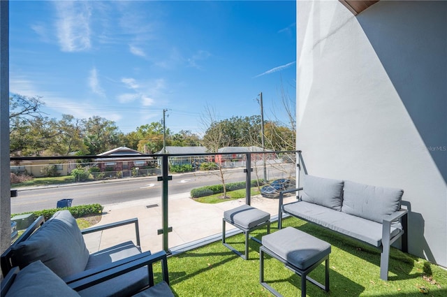 balcony featuring an outdoor hangout area