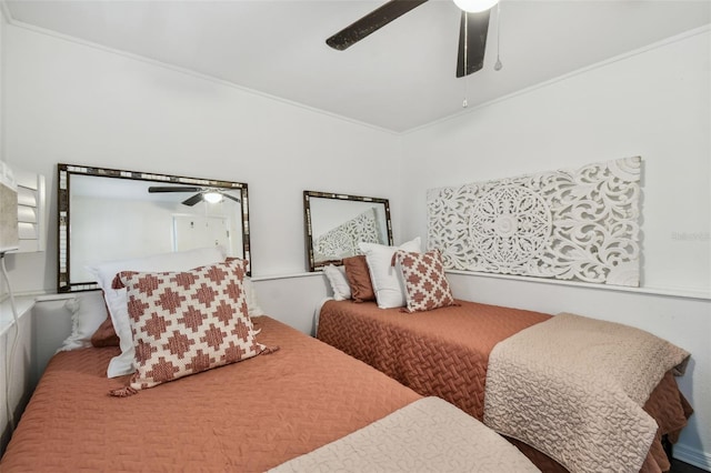 bedroom with a ceiling fan