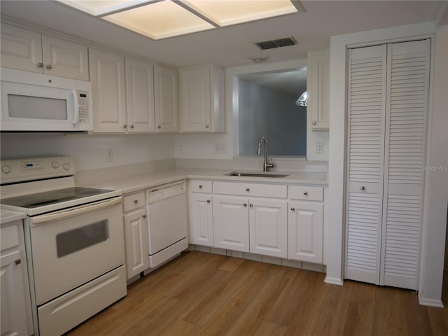 Listing photo 2 for 2297 Lark Cir E Unit E, Unit E, Palm Harbor FL 34684