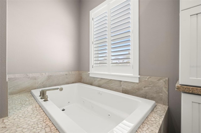 15904 Redington Dr, Redington Beach, FL 33708 - full bathroom with a whirlpool tub