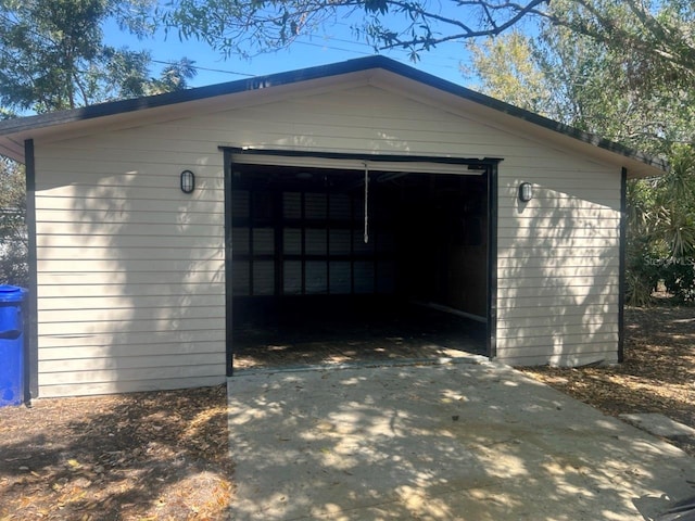 detached garage with driveway