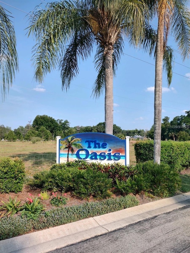 view of community / neighborhood sign