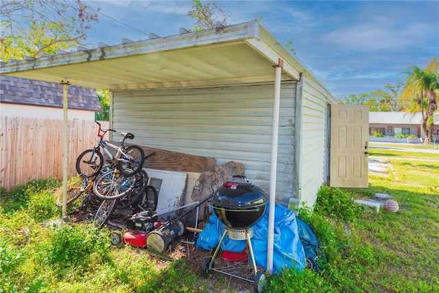 313 Jefferson Ave S, Oldsmar, FL 34677 - view of outbuilding with fence