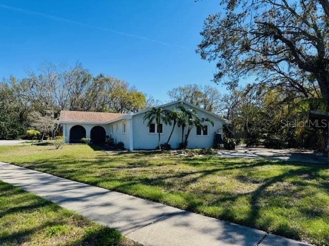 view of front of house with a front yard