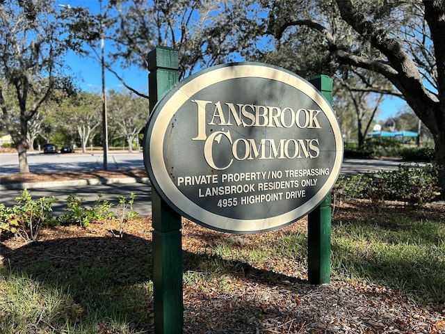 view of community / neighborhood sign