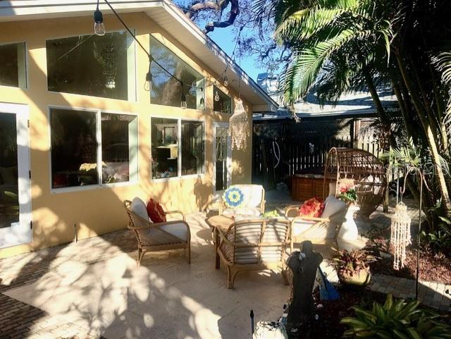 view of patio / terrace featuring outdoor lounge area