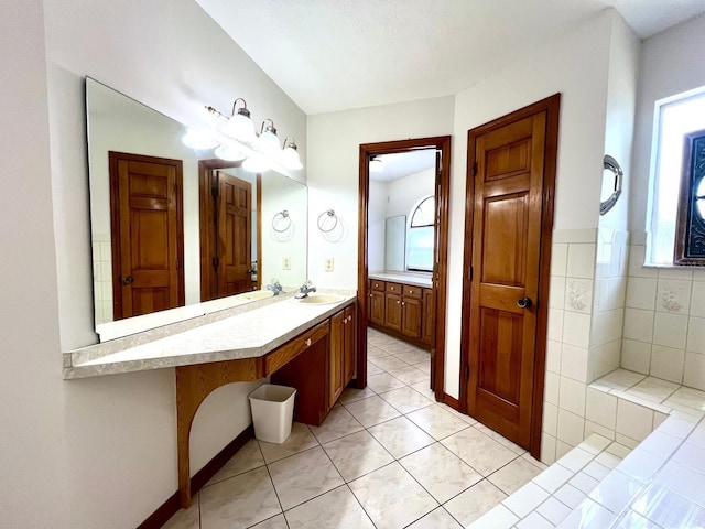 1811 Tawnee Pl, Brandon, FL 33510 - full bath featuring tile patterned flooring and vanity