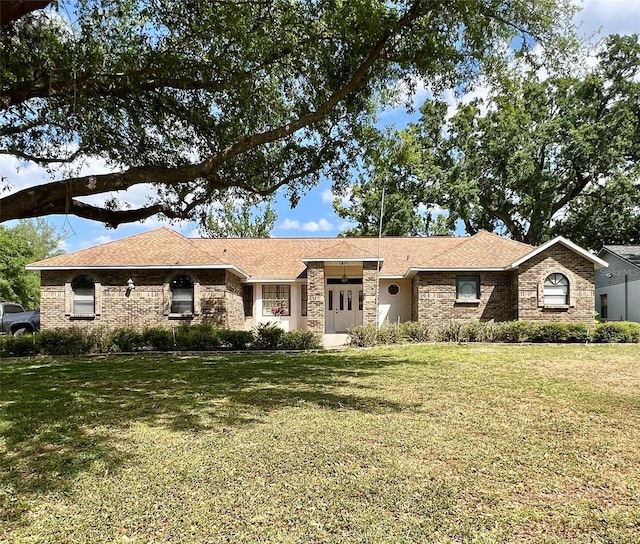 1811 Tawnee Pl, Brandon, FL 33510 - single story home featuring a front yard