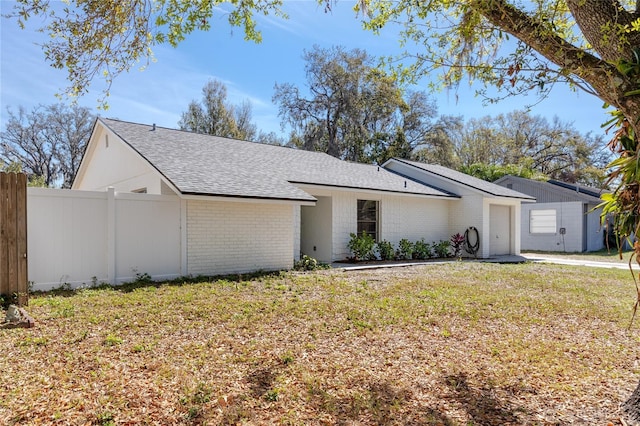 Listing photo 3 for 17607 Cranbrook Dr, Lutz FL 33549