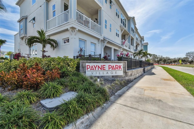 view of community / neighborhood sign