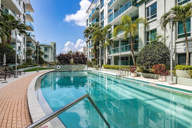 view of swimming pool