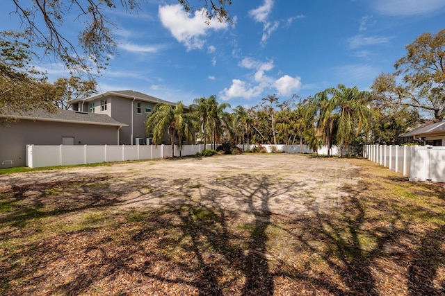 Listing photo 3 for 446 Rafael Blvd NE, Saint Petersburg FL 33704