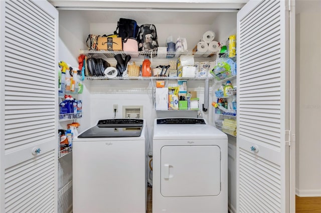 11430 94th St, Largo, FL 33773 - laundry area featuring independent washer and dryer and laundry area