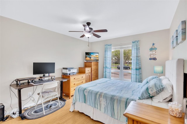 11430 94th St, Largo, FL 33773 - bedroom featuring light wood-style flooring and a ceiling fan