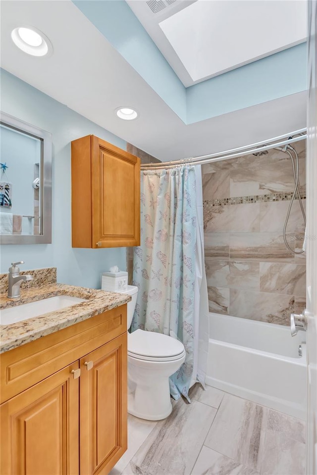 11430 94th St, Largo, FL 33773 - full bathroom featuring vanity, recessed lighting, toilet, visible vents, and shower / bath combination with curtain