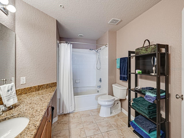 full bathroom featuring toilet, shower / tub combo with curtain, vanity, a textured ceiling, and visible vents