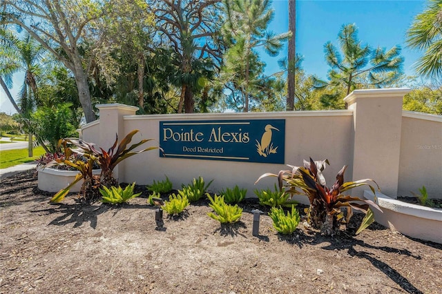 view of community / neighborhood sign