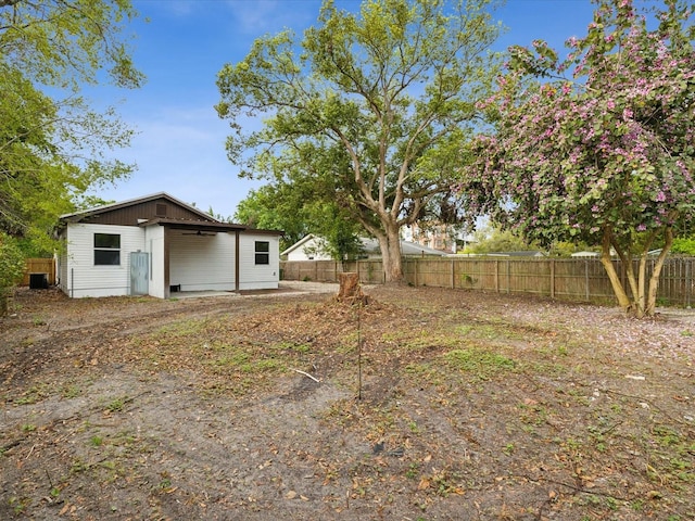 view of yard featuring fence