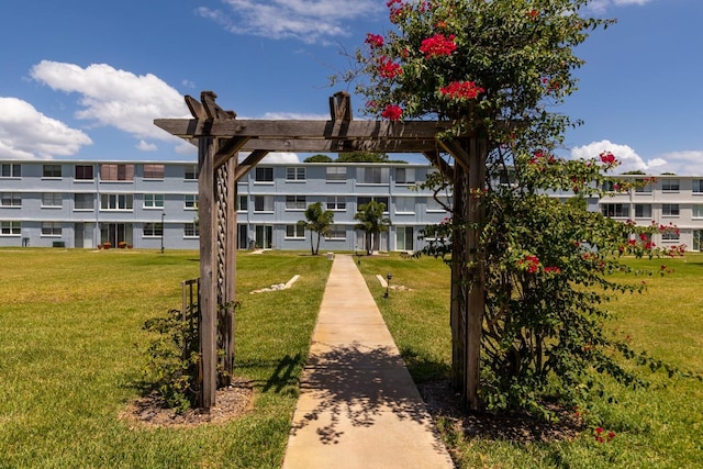 4715 Bay St NE Unit 323, Saint Petersburg, FL 33703 - view of community with a lawn