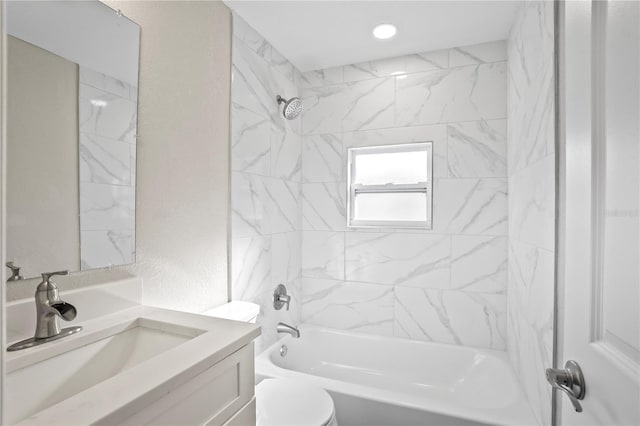 full bathroom featuring shower / washtub combination, vanity, toilet, and recessed lighting