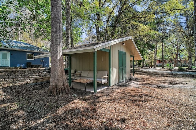 view of outbuilding featuring an outbuilding