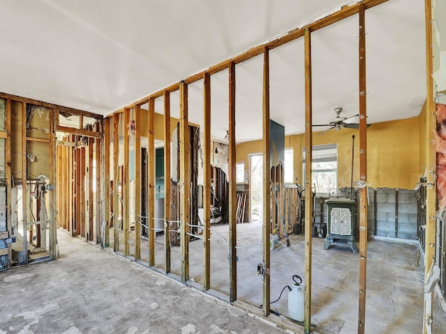 miscellaneous room with ceiling fan