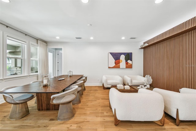 4012 W Morrison Ave, Tampa, FL 33629 - living room featuring visible vents, recessed lighting, light wood-style floors, and baseboards