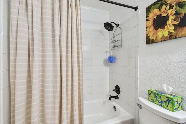 full bath featuring toilet, shower / bath combo with shower curtain, crown molding, and a textured wall