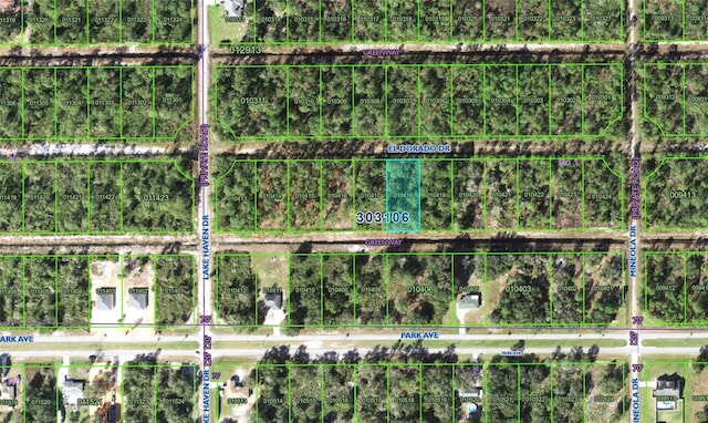 Listing photo 3 for 513 El Dorado Dr, Indian Lake Estates FL 33855