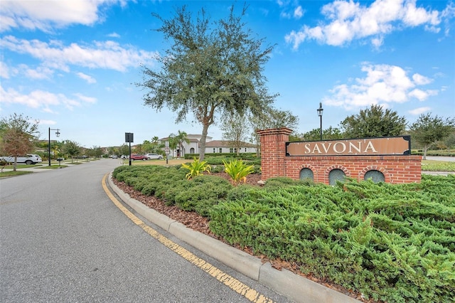 view of community / neighborhood sign