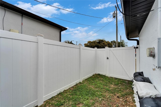 4118 Ramona Dr, Spring Hill, FL 34606 - view of yard with a gate