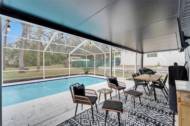 4118 Ramona Dr, Spring Hill, FL 34606 - swimming pool featuring a patio and a lanai