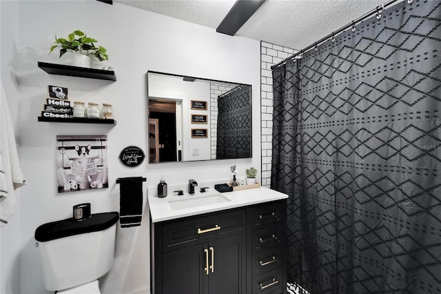 4118 Ramona Dr, Spring Hill, FL 34606 - bathroom featuring a textured ceiling, vanity, and curtained shower