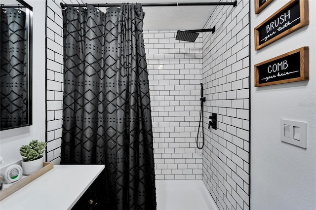 4118 Ramona Dr, Spring Hill, FL 34606 - full bath with tiled shower and vanity