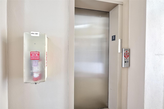 room details with elevator