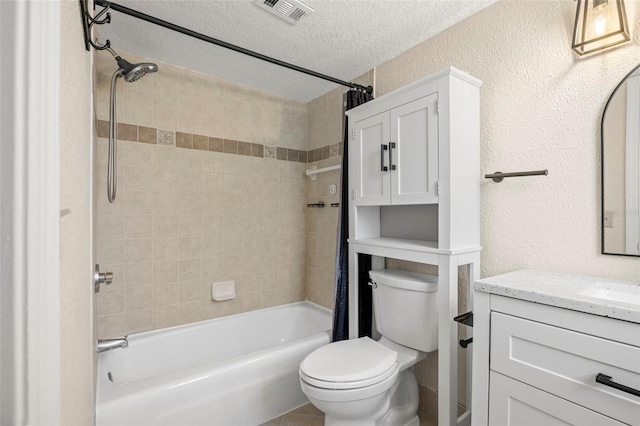 bathroom with visible vents, toilet, shower / bath combo, a textured ceiling, and a textured wall