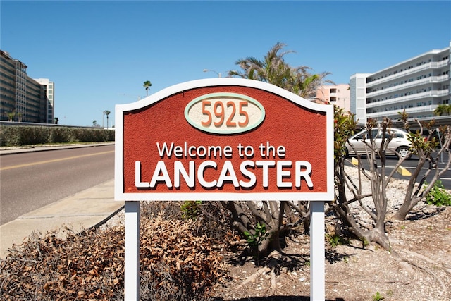 view of community / neighborhood sign