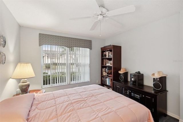 bedroom with ceiling fan