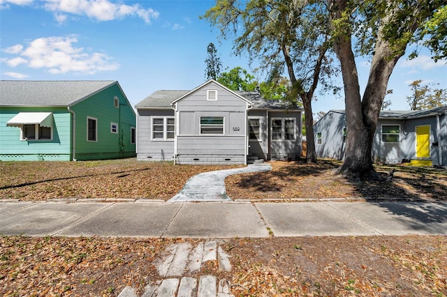 bungalow-style home with crawl space