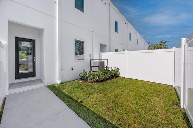 3402 E 28th Ave Unit 7, Tampa, FL 33605 - view of yard with cooling unit