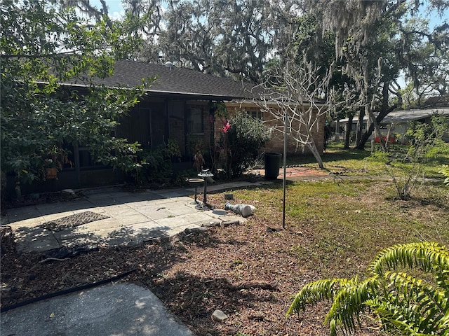 view of yard featuring a patio