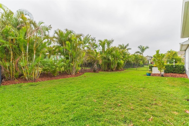 view of yard featuring fence